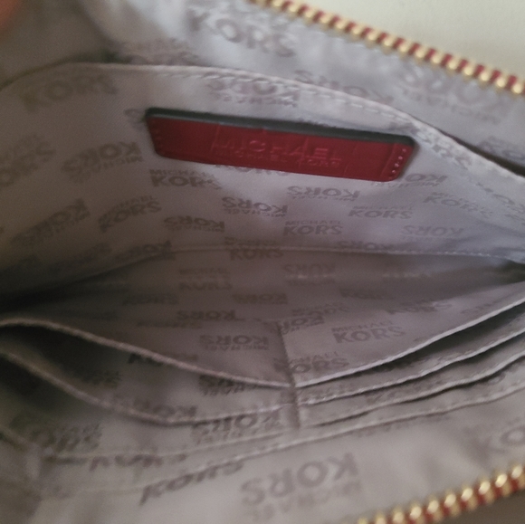 Michael Kors wristlet - Picture 5 of 6